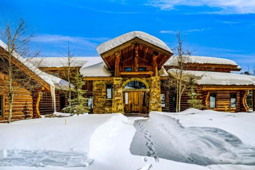 Mountain Top Luxury in Big Sky, USA