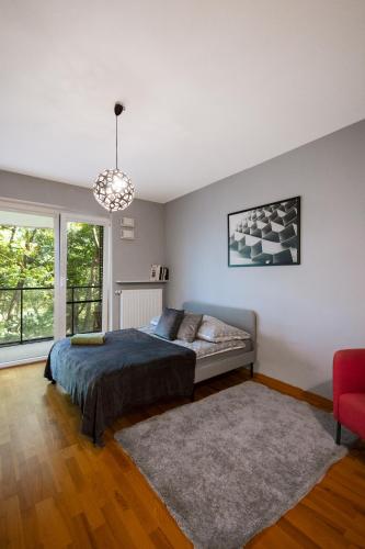 ClickTheFlat Artistic Estate Apartment