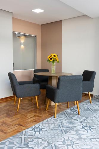 One-Bedroom Apartment image 10