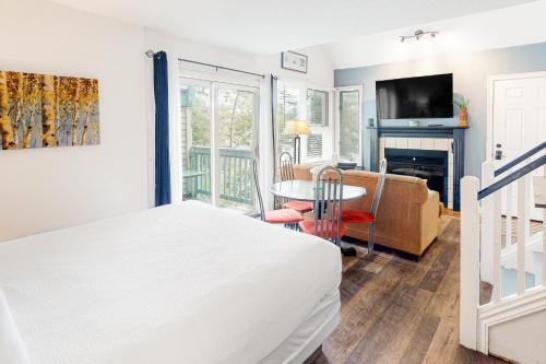 Condo 416 at North Creek Resort in The Blue Mountains (ON)