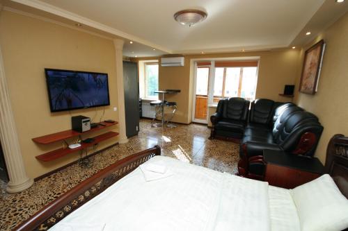 Pechersk Apartment in Kiev Center - image 3