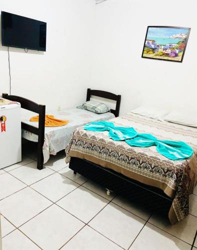 1 double bed, 1 twin bed