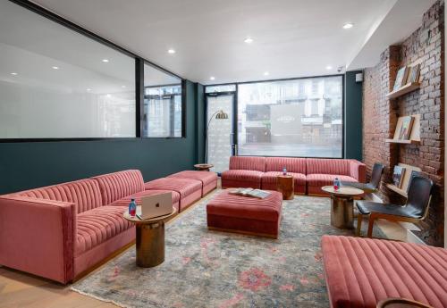 로비, Little Charlie Hotel in 미드타운 이스트