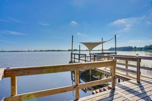 Stylish Waterfront Lake Wales Home Rental with Dock! in Lake Wales, USA