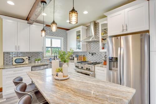 Stylish Waterfront Lake Wales Home Rental with Dock! in Lake Wales, USA