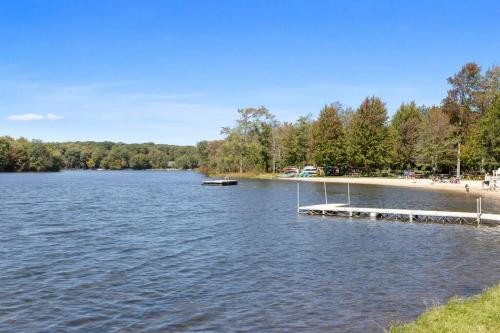 Rustic Luxury in the Pocono Mountains - Stag Lodge in Pocono Lake, USA
