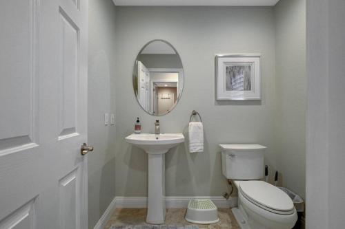 Beautiful 5BR w/King Beds, Pool & Hot Tub, Games, Las Vegas (zdjęcie 10)