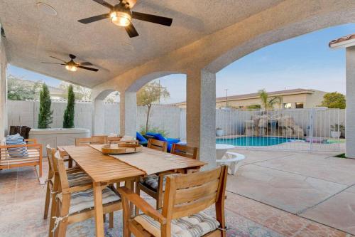 Beautiful 5BR w/King Beds, Pool & Hot Tub, Games, Las Vegas (zdjęcie 11)