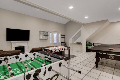 Beautiful 5BR w/King Beds, Pool & Hot Tub, Games, Las Vegas (zdjęcie 5)
