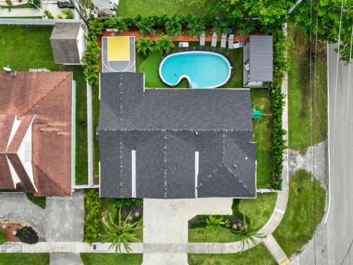 Exterior view, Premium Miami Villa Resort Pool, Golf & BB Court L05 in West Perrine