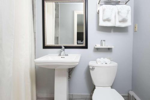 Rodeway Inn Middletown - image 11