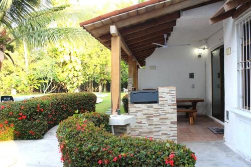 Terraza/balcón, Casa en la playa en Club Santiago Manzanillo in Manzanillo