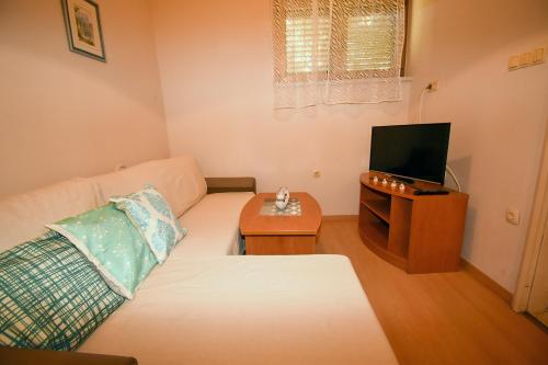 Three-Bedroom Apartment with Terrace