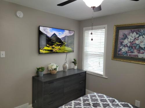 Apartment with Brand new furniture and large parking in West Seneca, USA