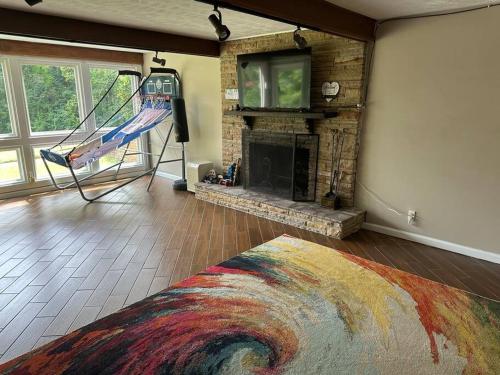 Mid-Century Modern Luxury in Fayetteville, USA