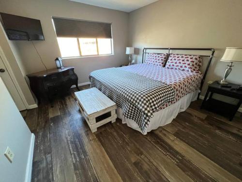 Downtown Gatlinburg Condo! 2 Nt Min-3 NT Holiday Min in Gatlinburg, USA