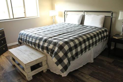 Downtown Gatlinburg Condo! 2 Nt Min-3 NT Holiday Min in Gatlinburg, USA