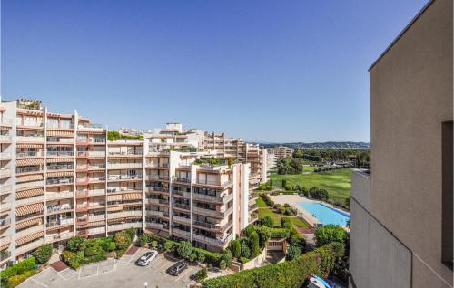 Nice Apartment In Mandelieu-la-napoule With Outdoor Swimming Pool - Location saisonnière - Mandelieu-la-Napoule