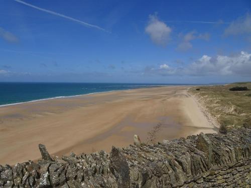 Charming holiday home with a large garden in the Cotentin