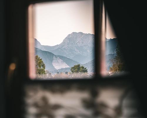 Deluxe Double or Twin Room with Mountain View