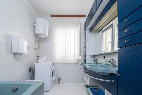 Seaside holiday house Preko Ugljan - 18077 - image 10