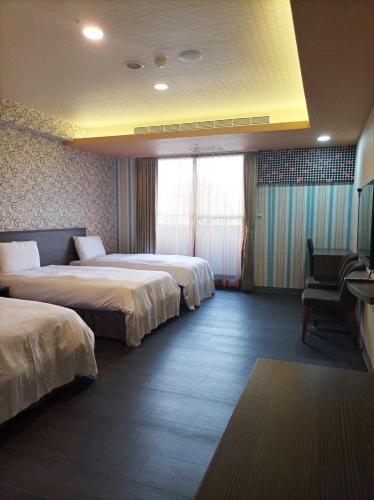 3 twin beds