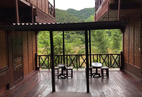 Balcony/terrace, Mekong Riverside Lodge in Pakbeng