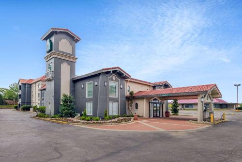 La Quinta Inn by Wyndham Kansas City Lenexa - main image