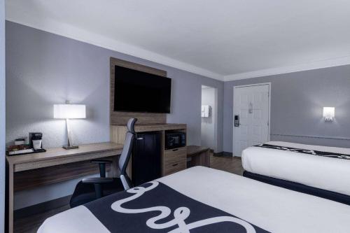 2 double beds