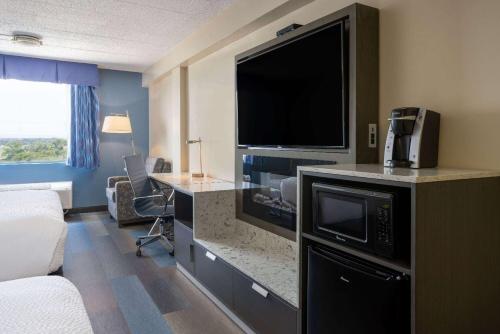 Days by Wyndham North Bergen - image 11