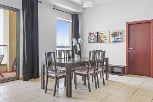 StoneTree - Beautiful 1BR Apartment with Partial Sea View - image 2