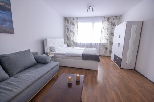  Southern Living by JR City Apartments - Visit Vienna & shop in Vösendorf in Wien