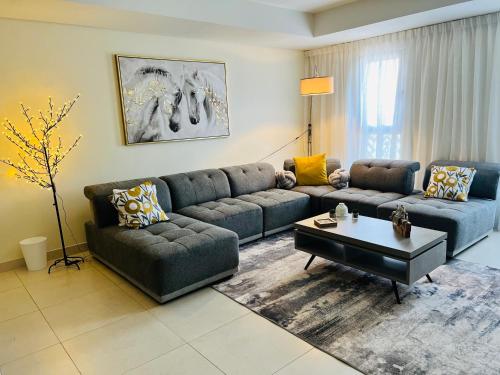 Balqis Residense Palm Jumeirah,Pool, Beach, Top floor, Full sea view, Restaurants, Дубай (фото 4)