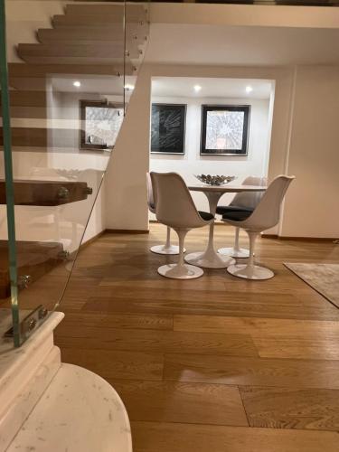 Elegante appartamento Borgo San Jacopo, Firenze (foto 8)