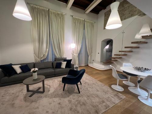 Elegante appartamento Borgo San Jacopo, Firenze (foto 10)
