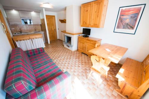 One-Bedroom Apartment image 5