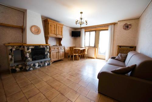 One-Bedroom Apartment image 5