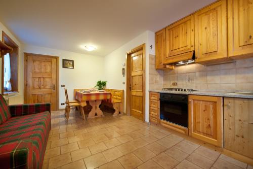 One-Bedroom Apartment image 5