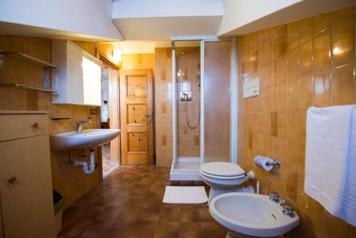 One-Bedroom Apartment image 1