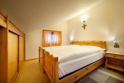 One-Bedroom Apartment image 3