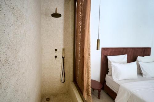 Deluxe Double Room image 1