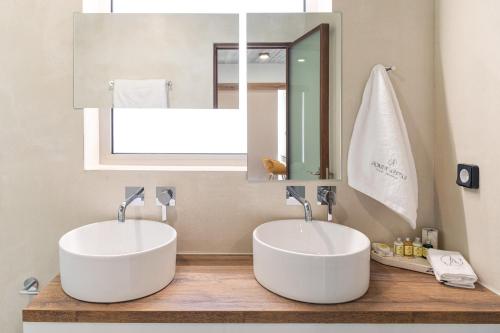 New Stylish Sea View Villa Complex Domus Elia with Private Pool, 4km from nearest beach New Stylish Sea View Villa Complex Domus Elia with Private Pool, 4km from nearest beach