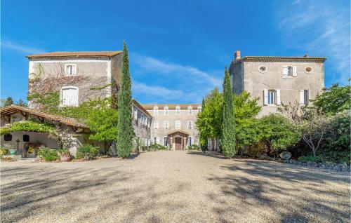 Amazing Home In Lzignan-corbires With Outdoor Swimming Pool And 8 Bedrooms - Location saisonnière - Lézignan-Corbières