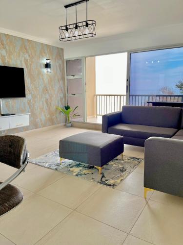 101 Camarque - 3 Bedroom Beachfront Apartment In Umdloti - 180 Degree Sea Views