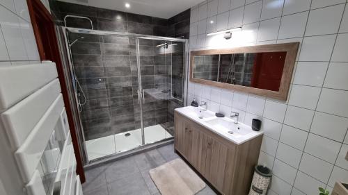 Three-Bedroom Chalet image 10