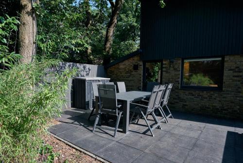  ZEN-bungalow no 6 met sauna en hottub in Rheezerveen