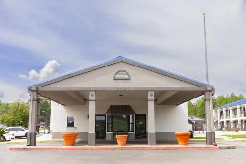 酒店外观, Motel 6 Nacogdoches, TX in 纳科多奇斯(TX)
