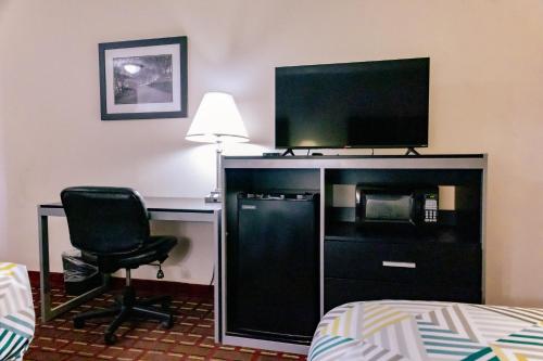 Motel 6 Nacogdoches, TX Room Type - Classic Quadruple Room - Non-Smoking