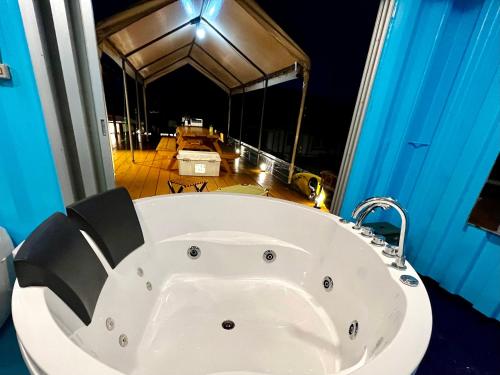 오키나와 본섬 ペットOK! JUNGLIA 15分! サウナ-プール-Private Villa 405 (ペットOK! JUNGLIA 15分! サウナ-プール-Private Villa 405) 3성급 호텔 전망