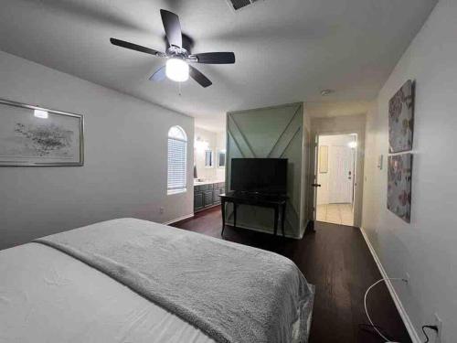 Cozy 3 Bedrooms Town home in Chandler with community pool